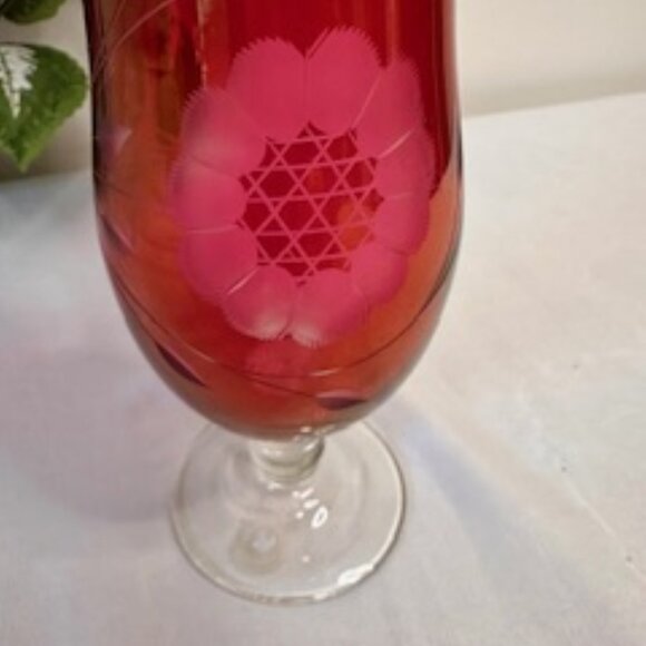 Vintage Cranberry Glass Cornflower-Etched Vase – Elegant Footed Design - Picture 6 of 6
